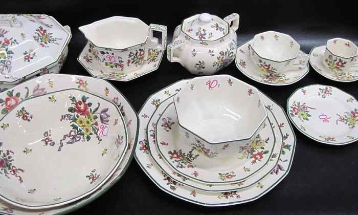 Appraisal: ROYAL DOULTON PIECE CHINA SET in the ''Old Leeds Sprays''