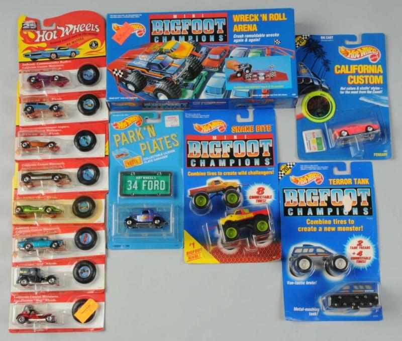 Appraisal: Lot of Assorted Mattel Hot Wheels Vehicles Description Includes one