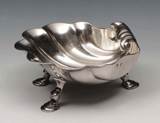 Appraisal: A GEORGE II SILVER BUTTER DISH in the form of