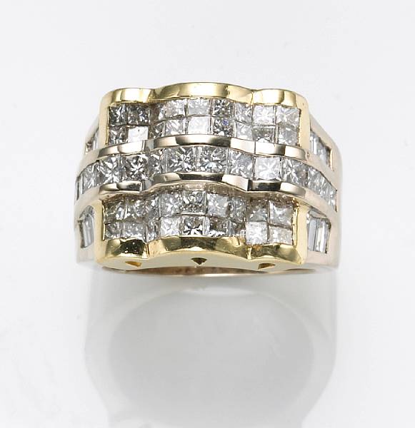 Appraisal: A diamond and k gold ring estimated total diamond weight