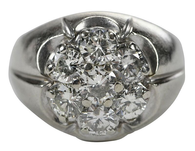 Appraisal: kt Diamond Ring seven round brilliant diamonds estimated total weight