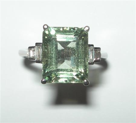 Appraisal: An unusual green quartz and diamond set ring the central