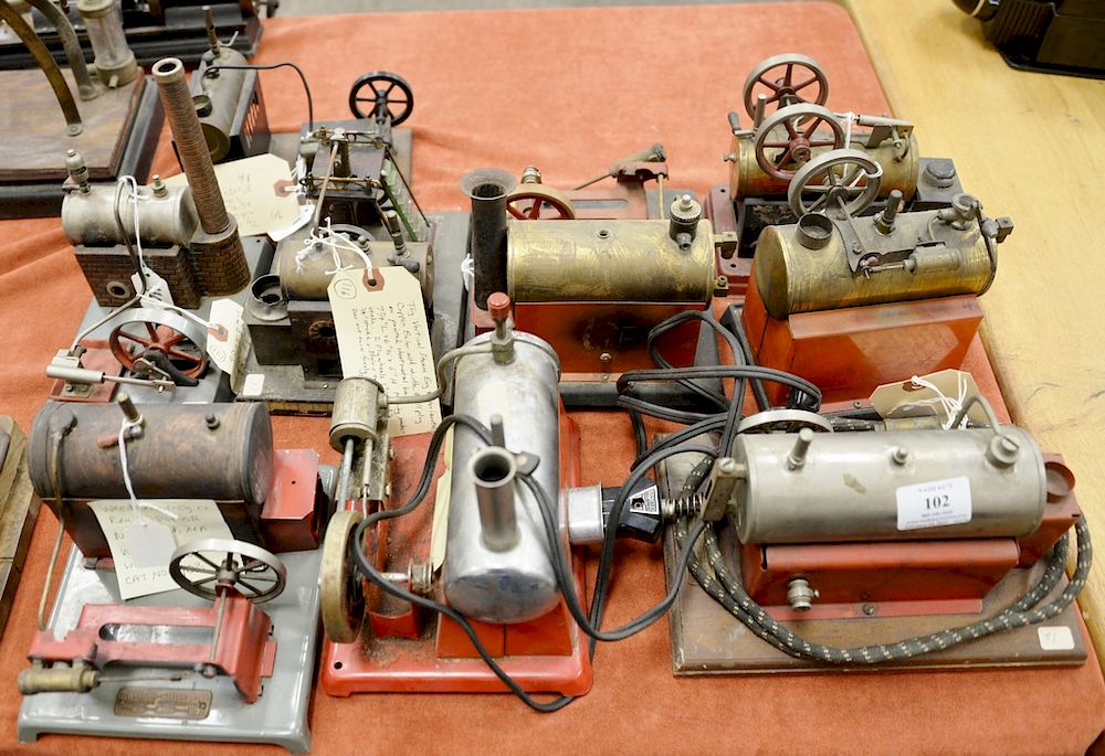 Appraisal: Group of steam engines to include horizontal German engine and