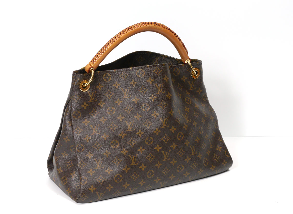 Appraisal: LOUIS VUITTON MONOGRAM ARTSY MM BAG Authentic Vuitton missing the