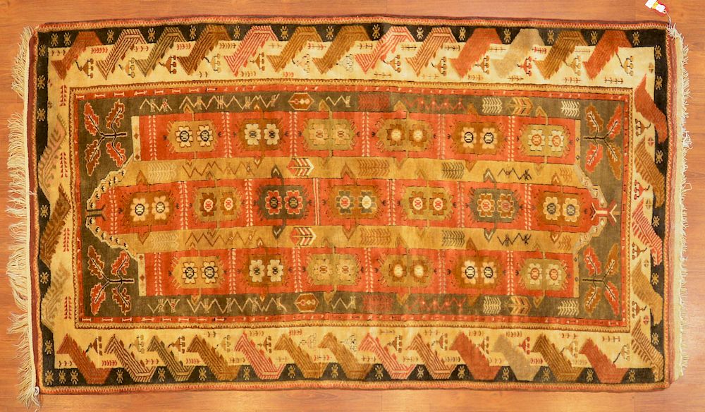 Appraisal: Turkish Milas Rug x hand knotted wool foundation Condition Absence