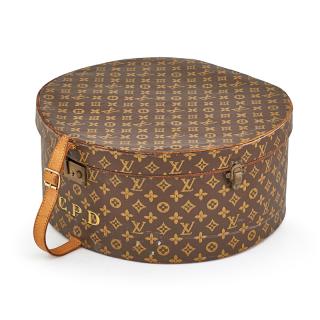 Appraisal: LOUIS VUITTON MONOGRAM CANVAS Hat box with initials C P