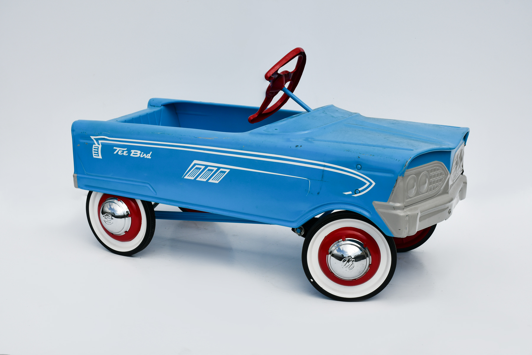 Appraisal: LIGHT BLUE MURRAY T-BIRD PEDAL CAR Light blue Murray flat