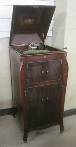 Appraisal: VICTROLA MAHOGANY PHONOGRAPH Victor Talking Machine Co Camden N J