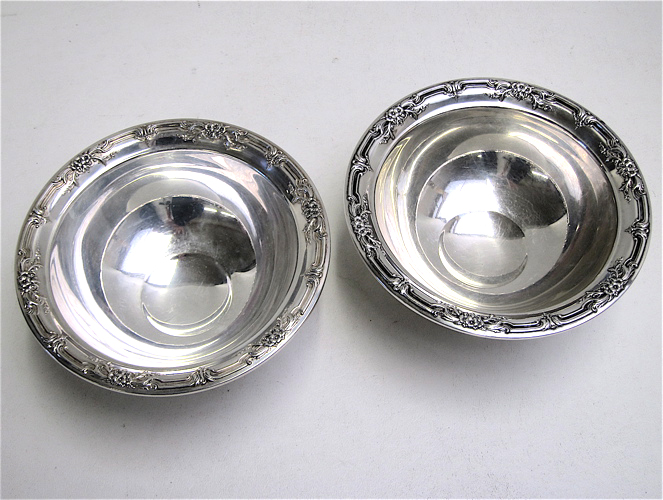 Appraisal: STERLING SILVER BOWLS pair by International Silver Co in the