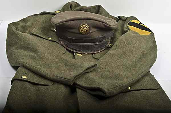 Appraisal: US WWII M- Four-Pocket Jacket st Cavalry and Visor M-