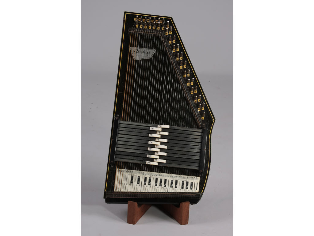 Appraisal: Vintage Oscar Schmidt Autoharp ca s - s black finish