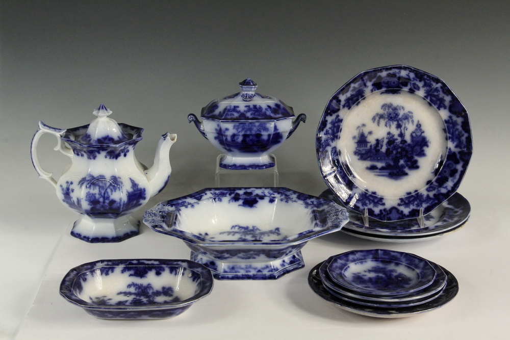 Appraisal: PCS EARLY FLOW BLUE CHINA - All 'Scinde' pattern including