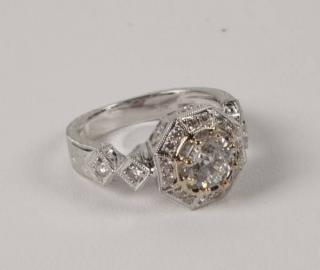 Appraisal: K WHITE GOLD DIAMOND RING WITH CENTER STONE K WHITE