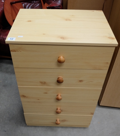 Appraisal: Pine reproduction draw chest the drawers full of towels linen