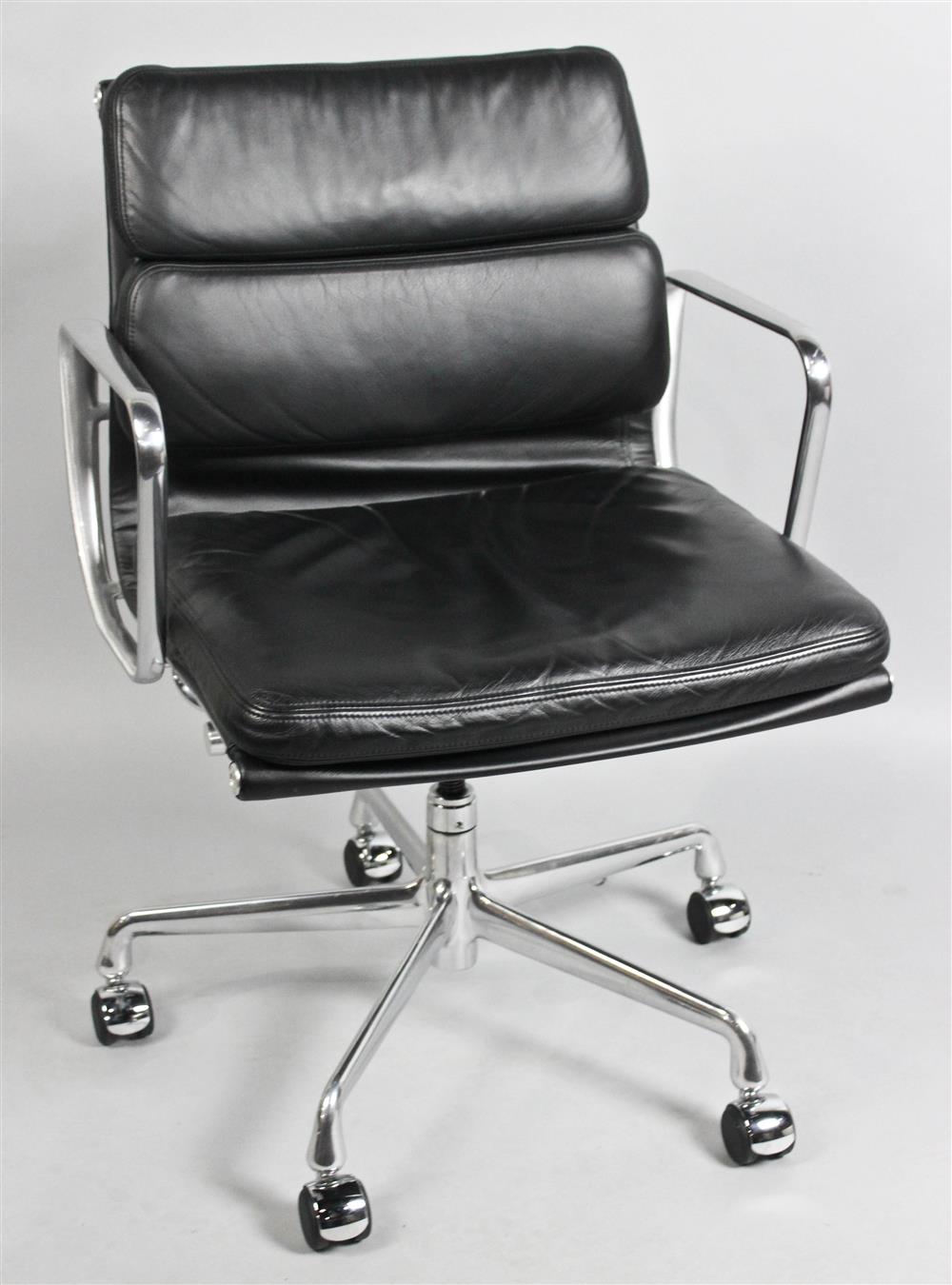 Appraisal: EAMES EA MANAGEMENT SOFT PAD OFFICE CHAIR by Herman Miller