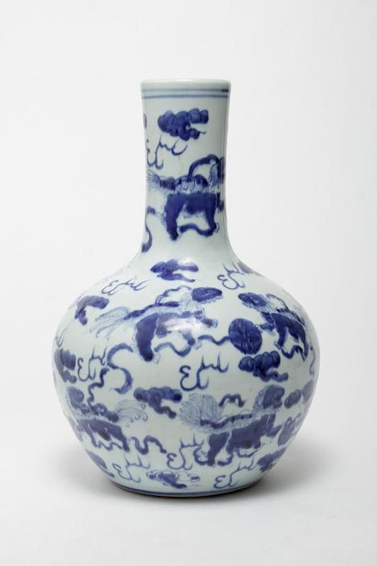 Appraisal: Chinese Porcelain Vase Qing Dynasty Blue White Chinese Qing Dynasty