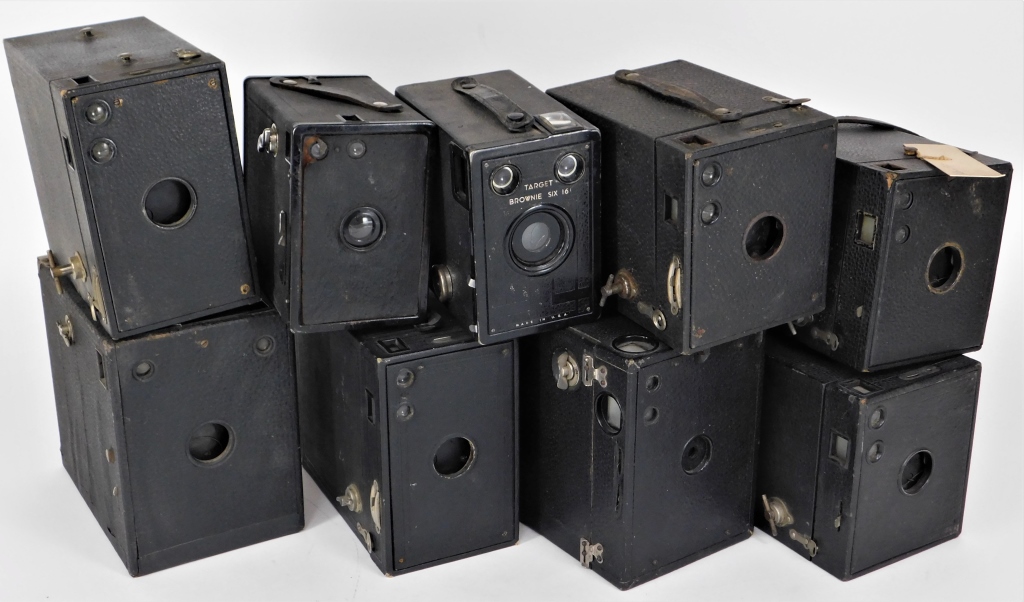 Appraisal: LOT OF BOX CAMERAS Lot of wood body box cameras