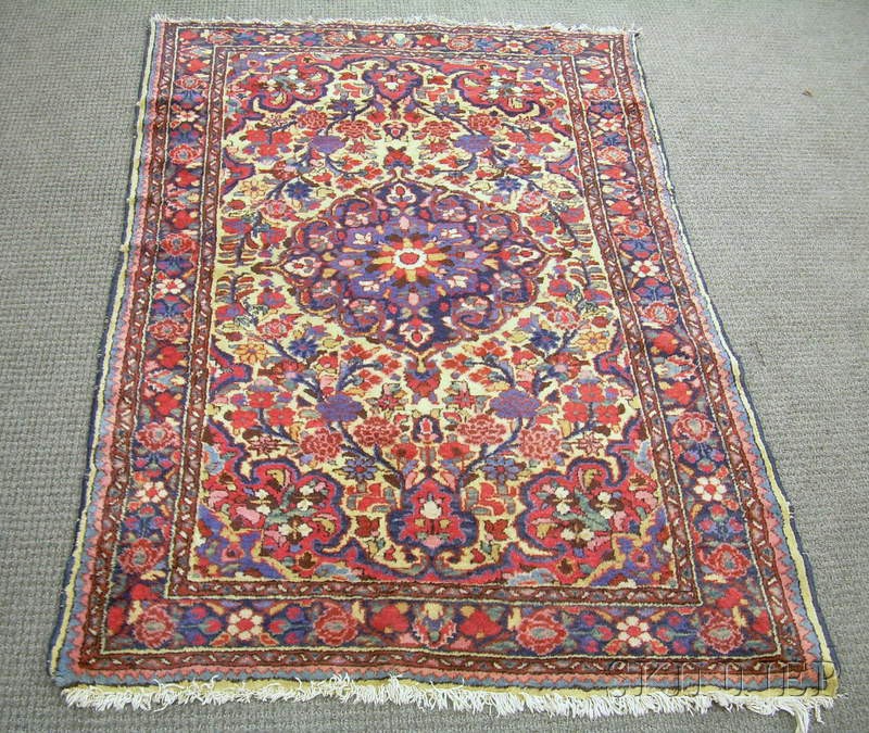 Appraisal: Hamadan Rug Northwest Persia th century ft in x ft