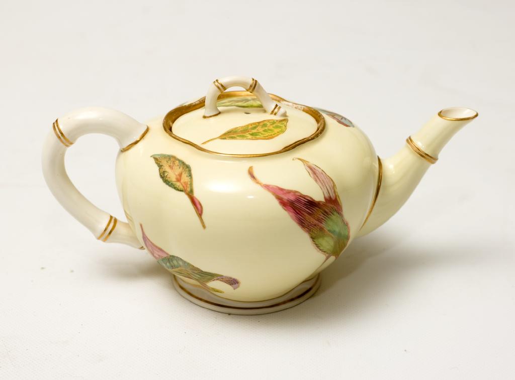 Appraisal: ROYAL WORCESTER PORCELAIN TEAPOT LATE th CENTURY the globular body