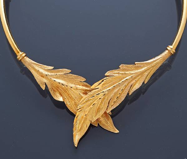 Appraisal: An eighteen karat gold leaf necklace Italy weighing approximately grams