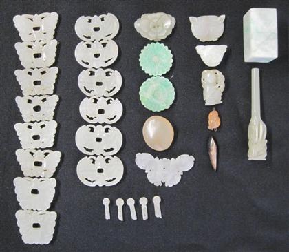 Appraisal: Assortment of small Chinese hardstone articles th century and earlier