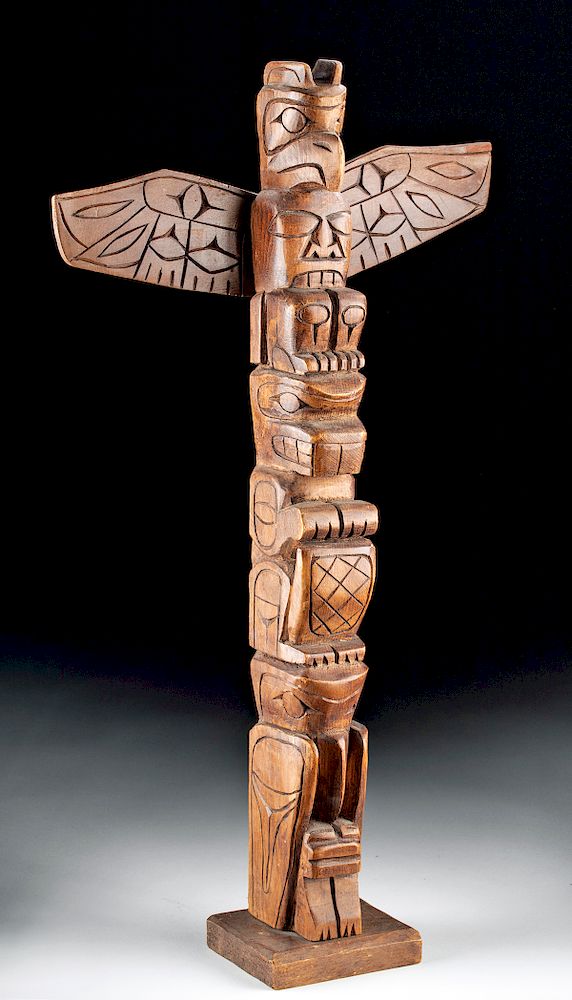 Appraisal: th C Pacific Northwest Red Cedar Totem Pole - Guss