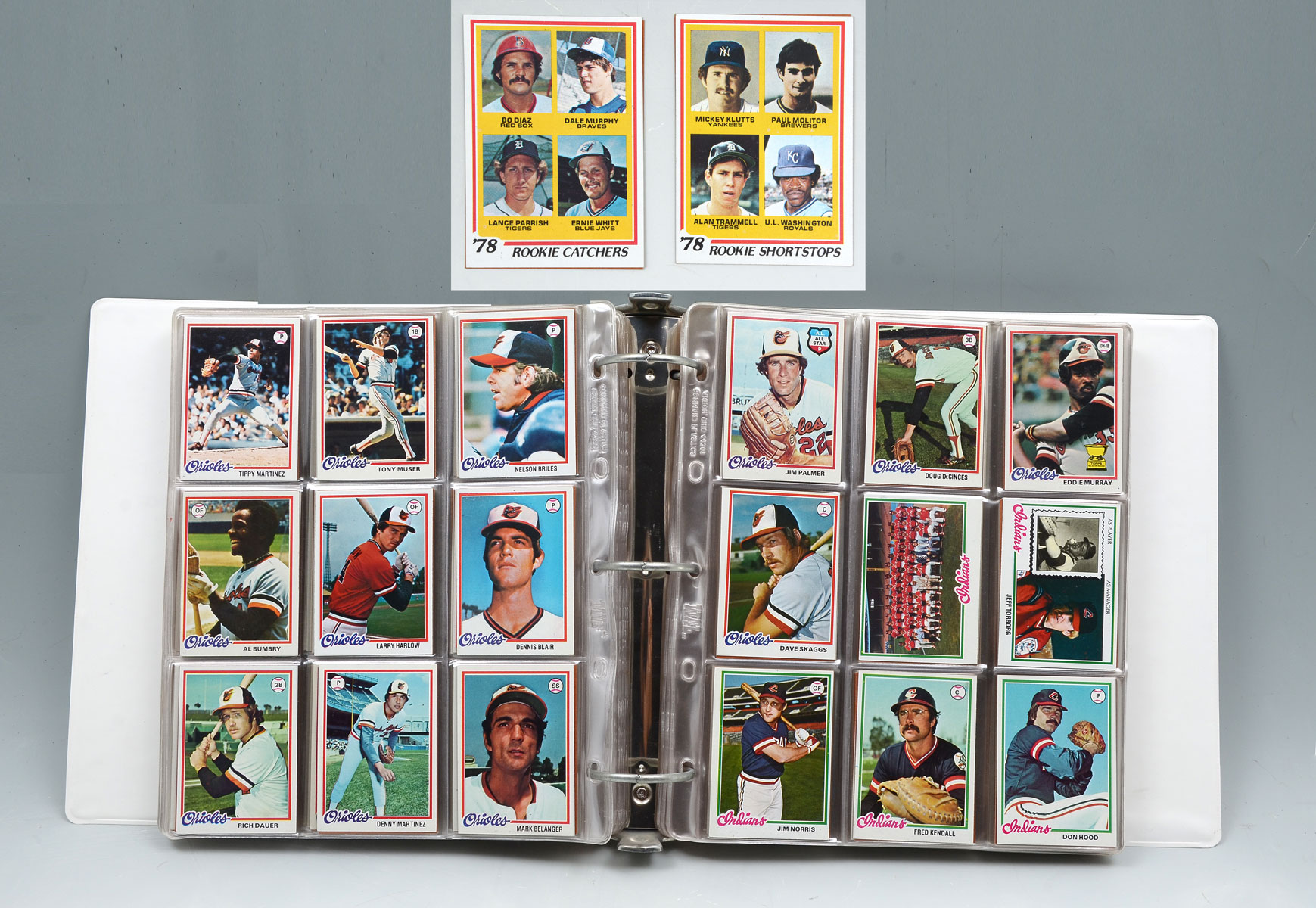 Appraisal: COMPLETE TOPPS BASEBALL CARD ALBUM Key Rookies Eddie Murray Paul