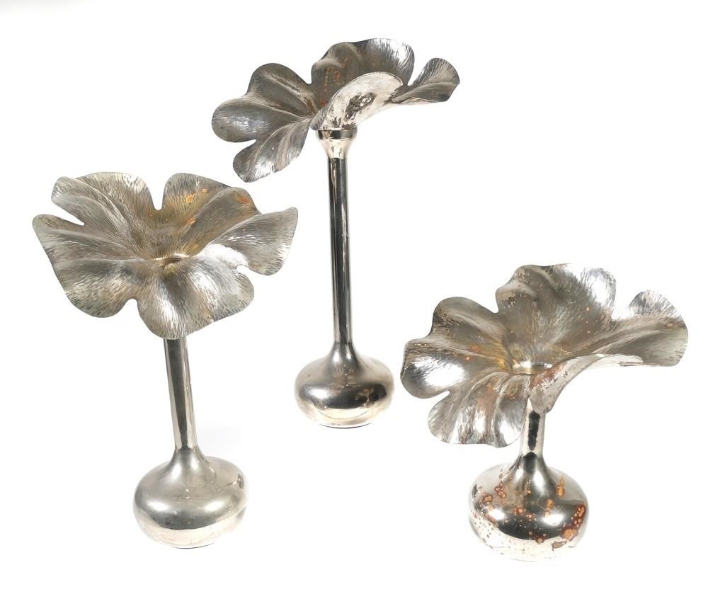 Appraisal: Three amaryllis form modernist flower vases in various sizes designed