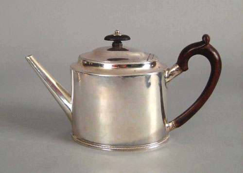 Appraisal: Georgian silver teapot - bearing the touch of Hester Bateman