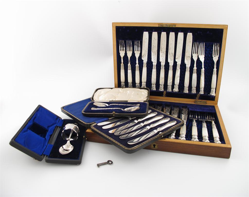 Appraisal: A mixed lot of cased flatware sets