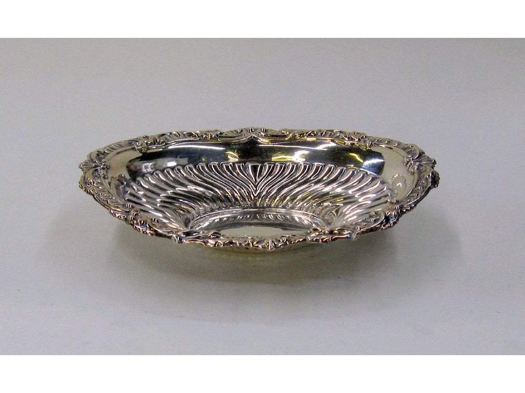 Appraisal: Silver bon bon dish Sheffield