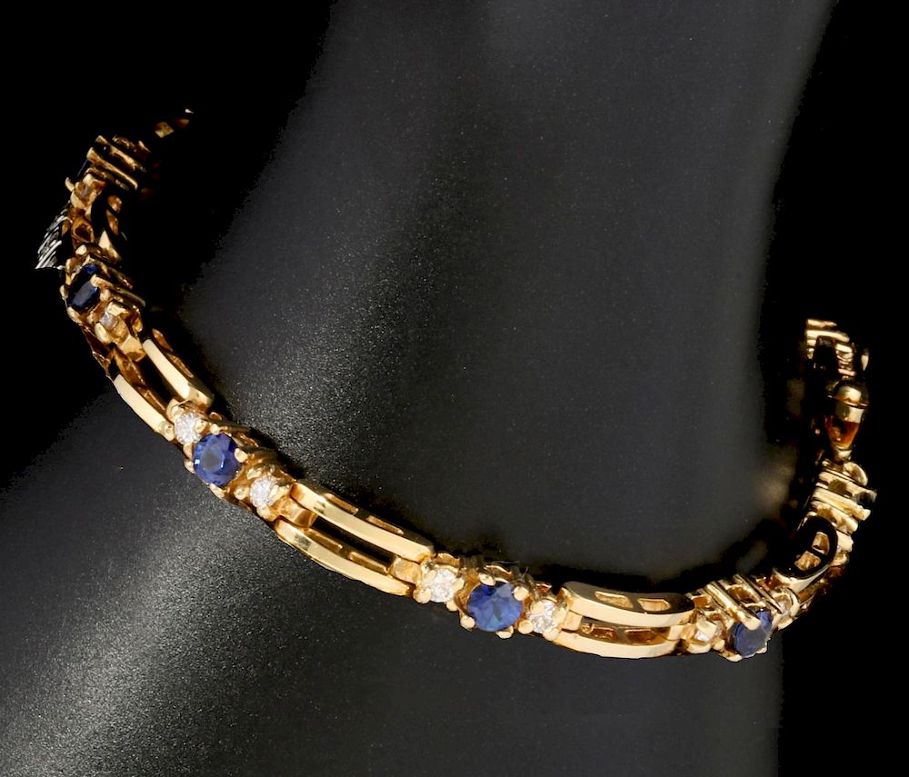 Appraisal: A LADIES' K GOLD SAPPHIRE AND DIAMOND BRACELET An k