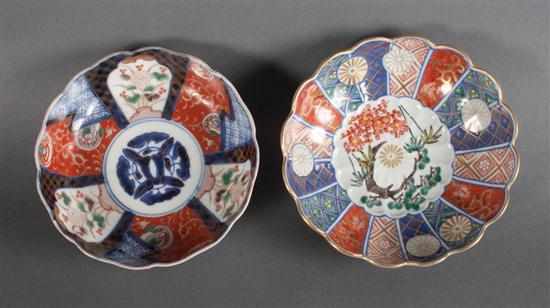 Appraisal: Two Japanese Imari porcelain bowls fourth quarter- th century scallop