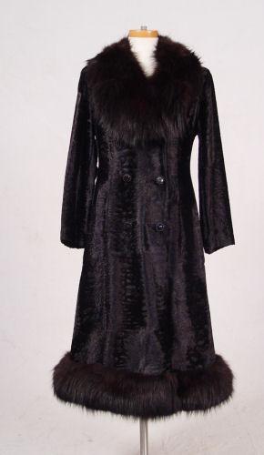 Appraisal: STUNNING BLACK FOX FUR TRIMMED COAT Black fox trim on