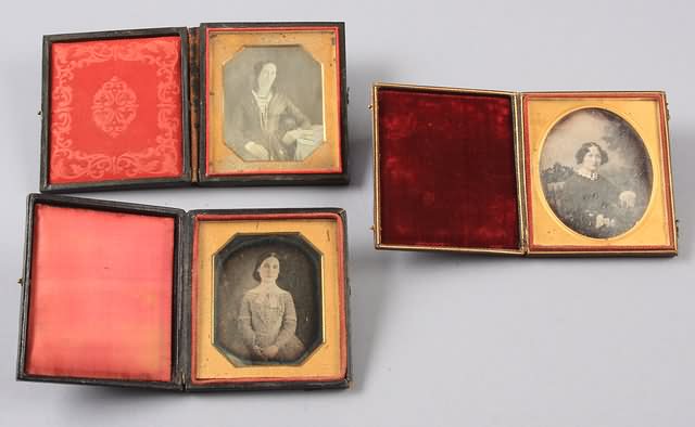 Appraisal: Grouping of three sixth plate daguerreotypes of portraits of women