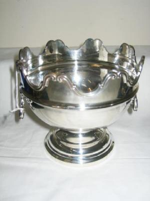 Appraisal: A ROSE BOWL with monteith rim foliate drop loop handle