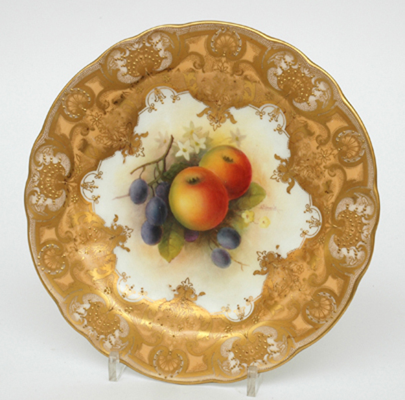 Appraisal: A ROYAL WORCESTER PORCELAIN PLATE Signed A Shuck Circa Circular