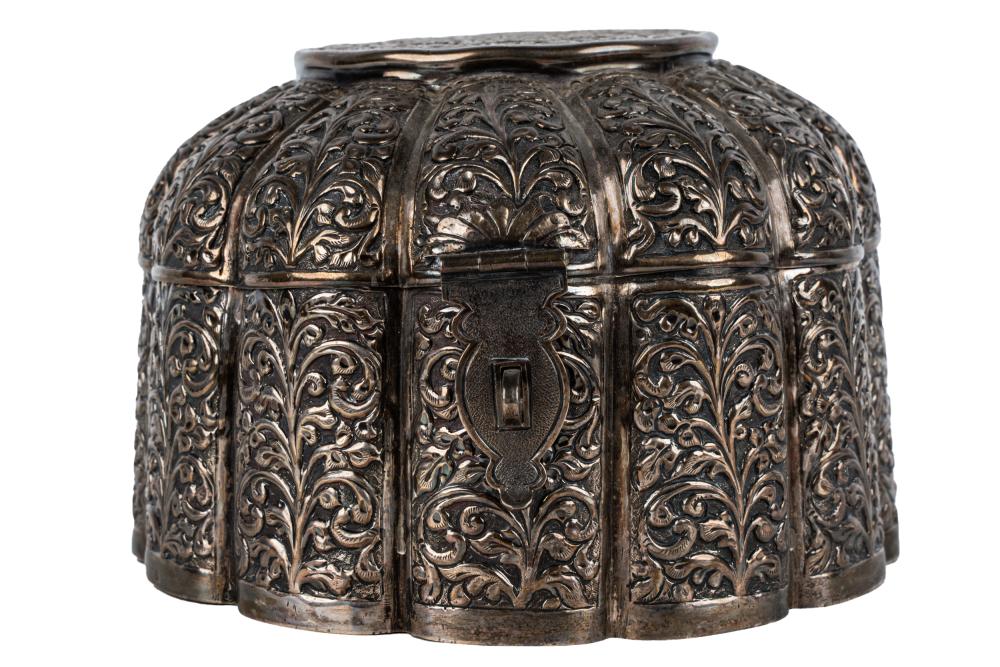 Appraisal: HINGED SILVER REPOUSSE BOXmarked silver to underside with hinged lid