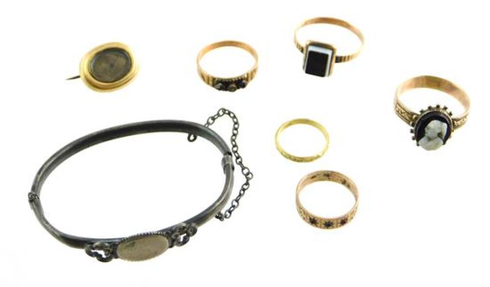 Appraisal: JEWELRY Children's jewelry seven pieces including five K gold rings