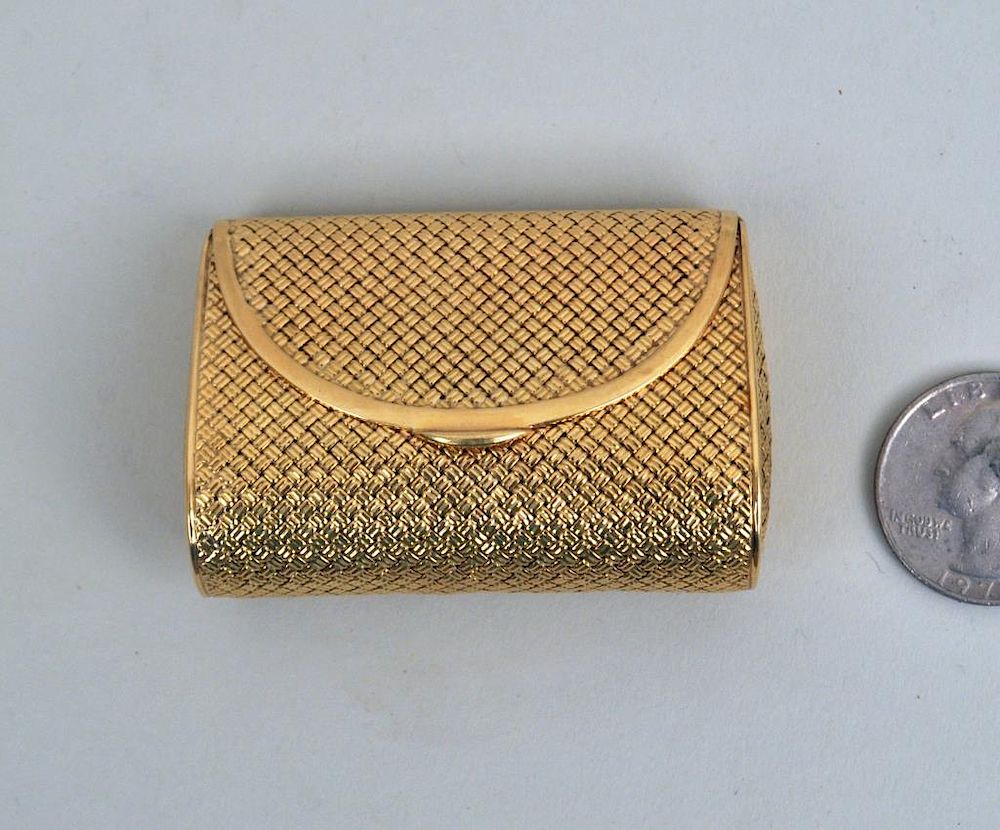 Appraisal: K Gold Miniature Woven Purse Form Box stamped K two