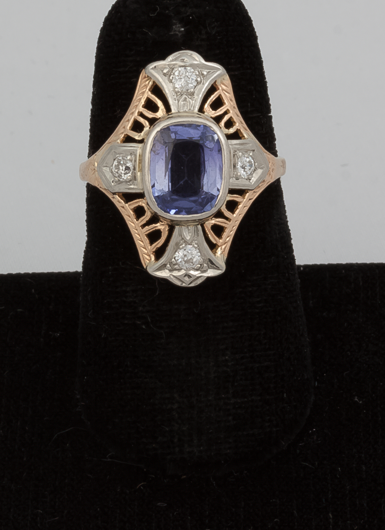 Appraisal: k Gold Ring with Synthetic Sapphire and Four Diamonds