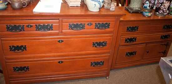 Appraisal: Two Victorian varnished oak chests of drawers Estimate - No