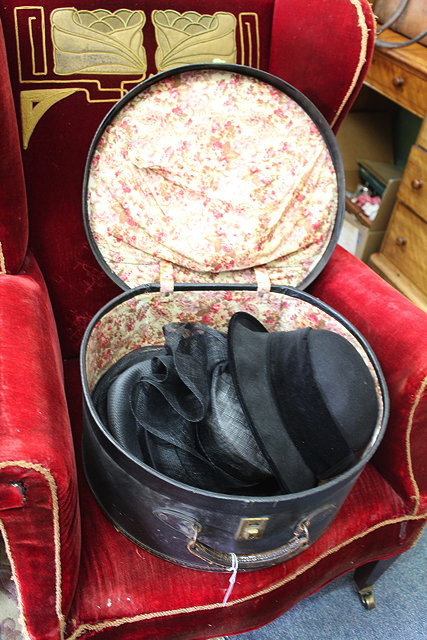 Appraisal: AN OLD HAT BOX and collection of vintage ladies hats