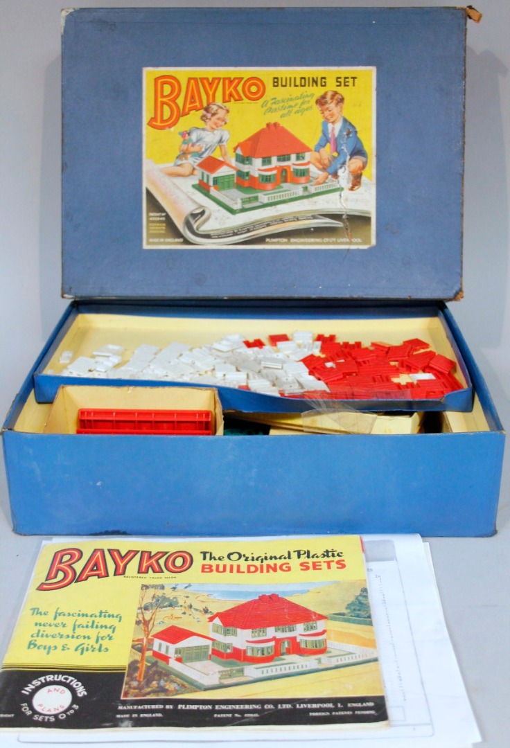 Appraisal: A Bayko building set patent no partially boxed cm high