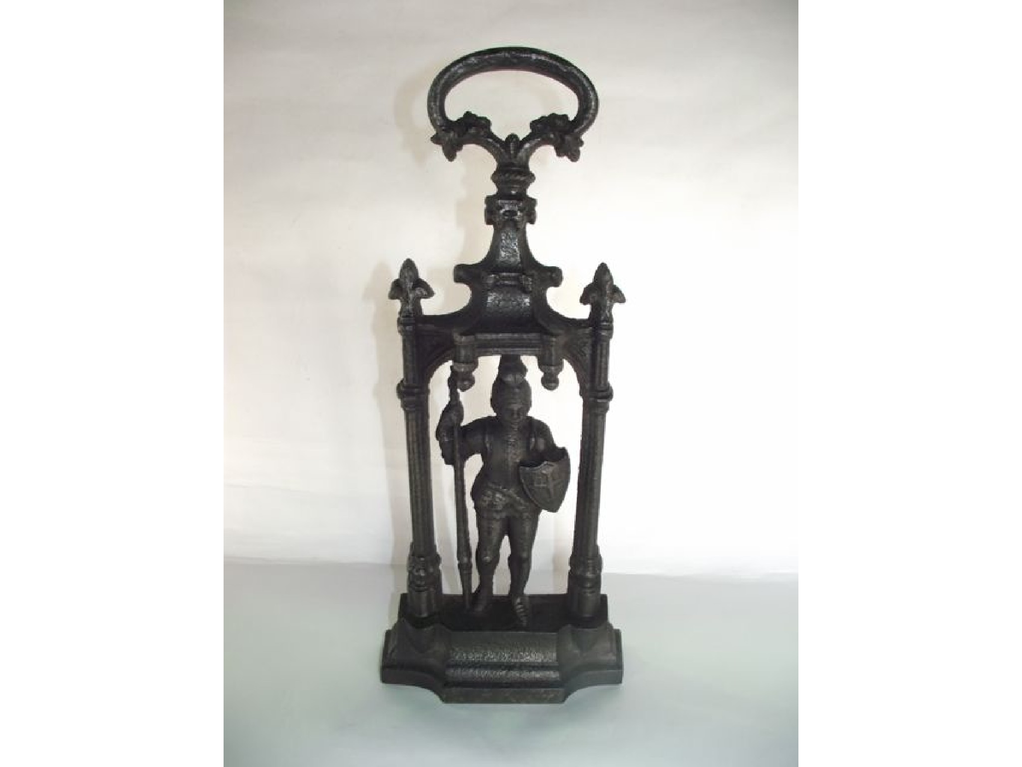 Appraisal: A good quality cast iron door stop in the form