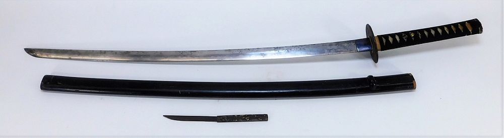 Appraisal: Japanese Edo Period Katana Sword Japan Edo Period Nice curvature