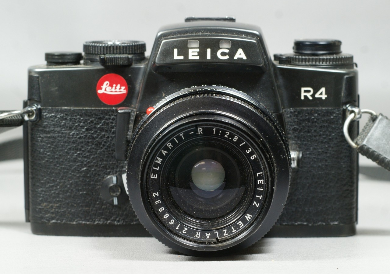 Appraisal: Leica R black mm camera SN Leitz Wetzlar Elmarit-R mm