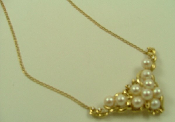 Appraisal: PEARL DIAMOND AND FOURTEEN KARAT GOLD NECKLACE set with ten