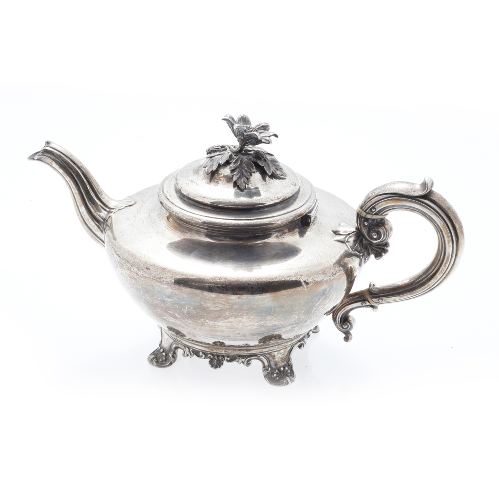 Appraisal: A William IV teapot The Barnards London of squat form