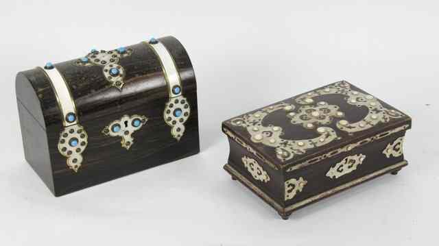 Appraisal: A Victorian calamander box the cover and the front with